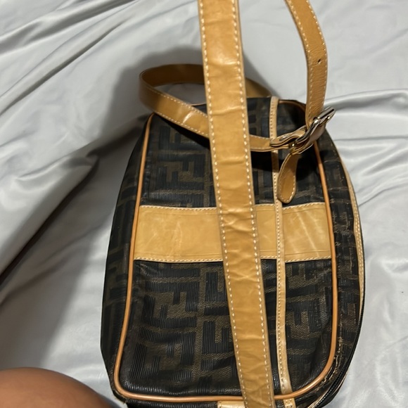NOT FOR SALE. FENDI crossbody VINTAGE authentic - Picture 16 of 17